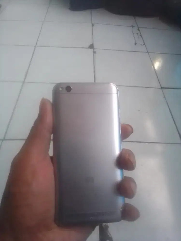 Jual Xiaomi redmi 2/16 minus tc retak sehelai lain nya normal