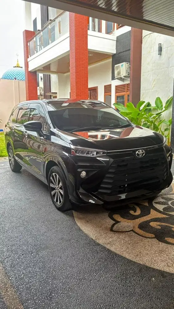 Dijual avanza matic hitam metalik