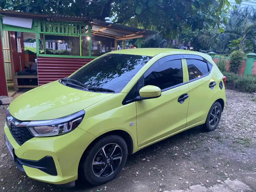 Honda Brio Satya 2023 Lime Metalic