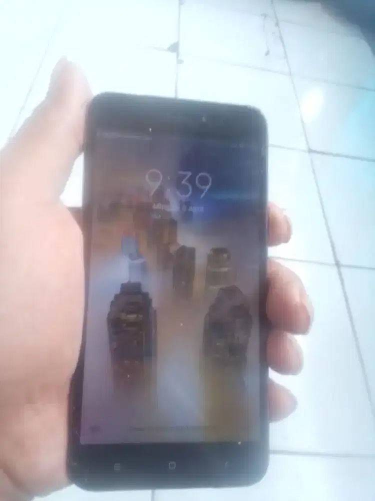 Jual Xiaomi redmi 2/16 minus tc retak sehelai