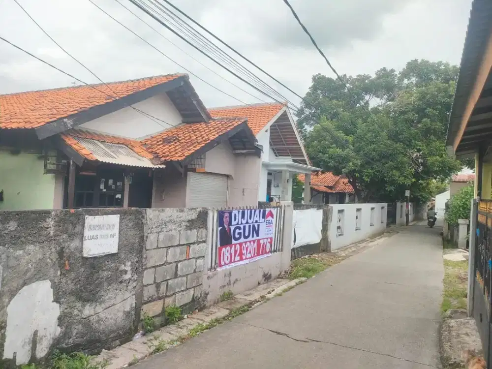 di jual cepat rumah tua tanah luas