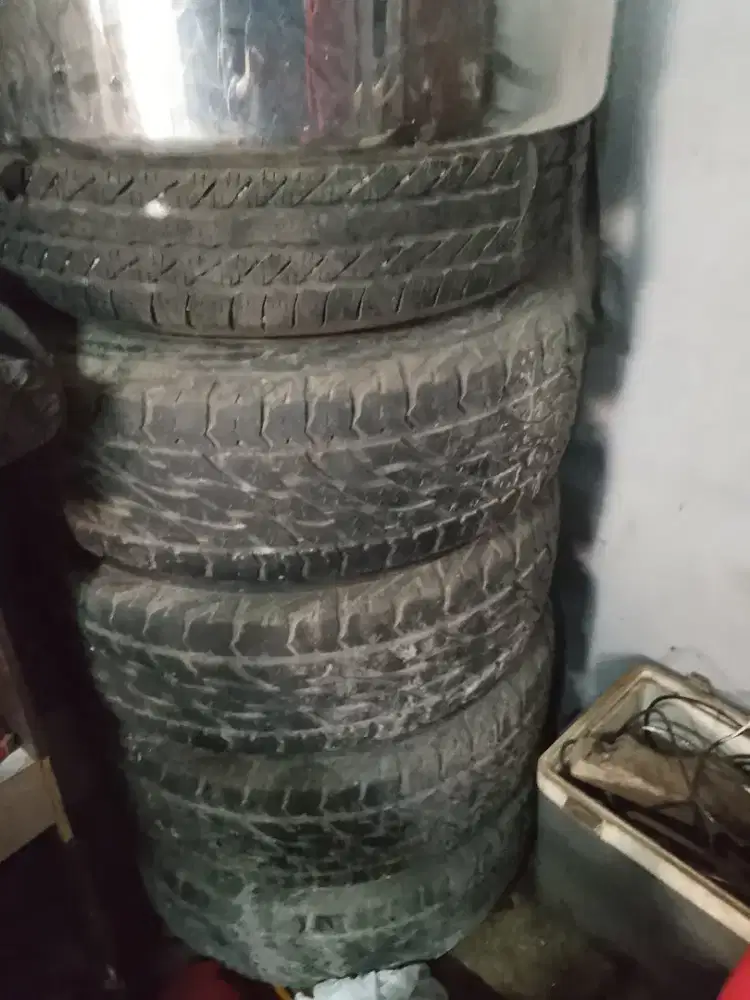 velg ford everest original bawaan