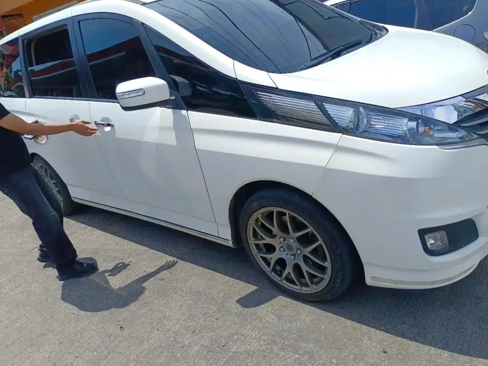 Mazda biante 2.0 at metik istimewah