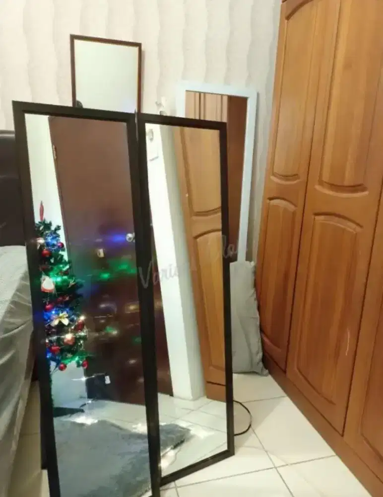 Standing mirror alumunium