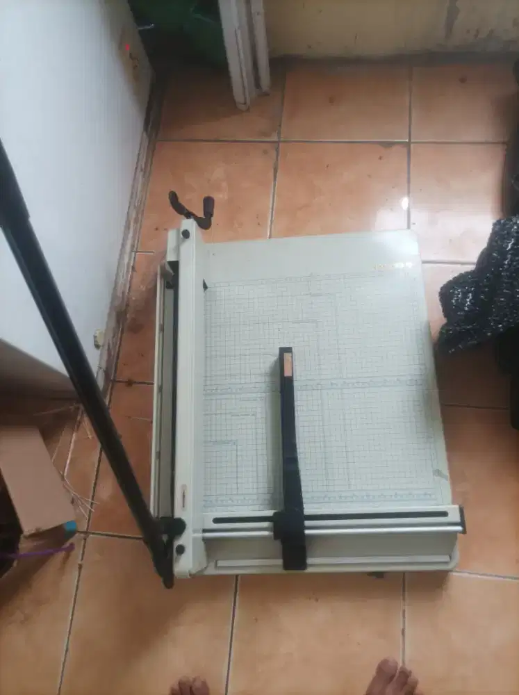 Pemotong Kertas A3+ 1 Rim Masih Bagus