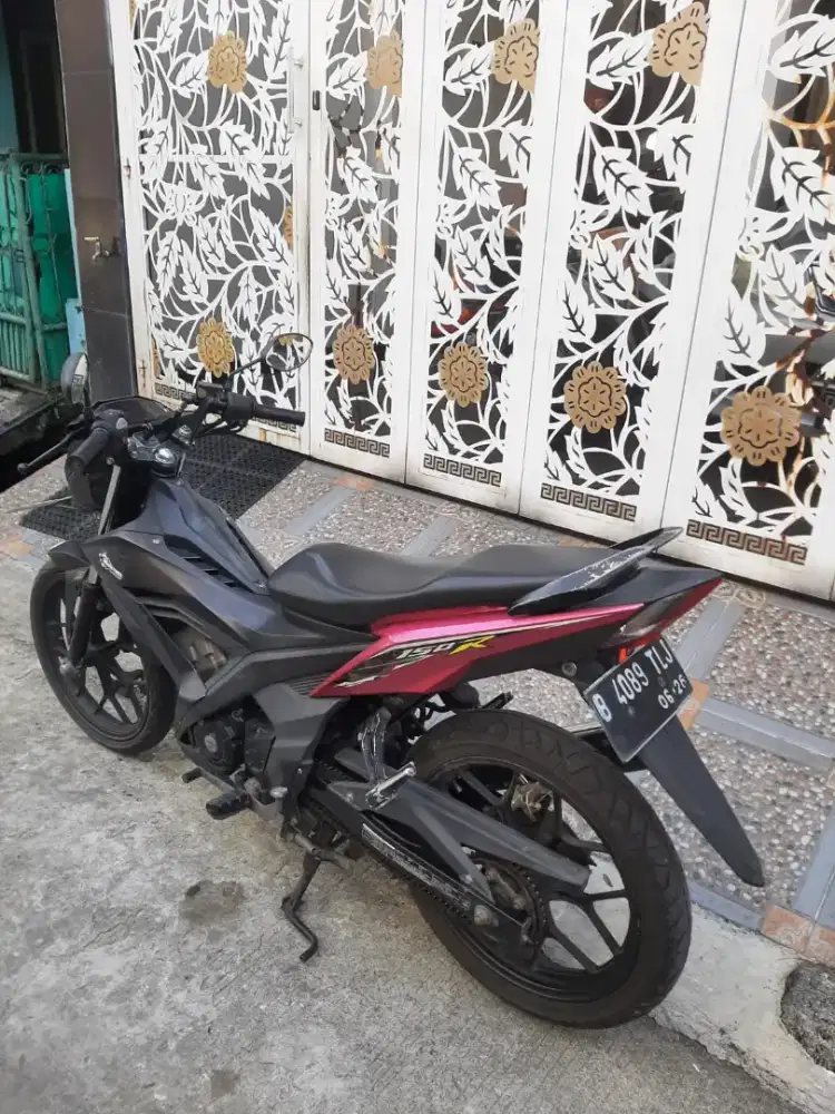 Honda Sonic 2016 ss lengkap mesin bagus Segel,stater tokcer,plat B DKI