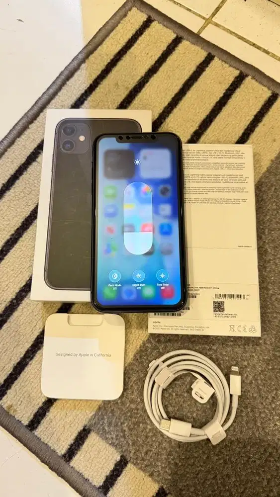 Iphone 11 Black 64GB Resmi Ibox Lengkap