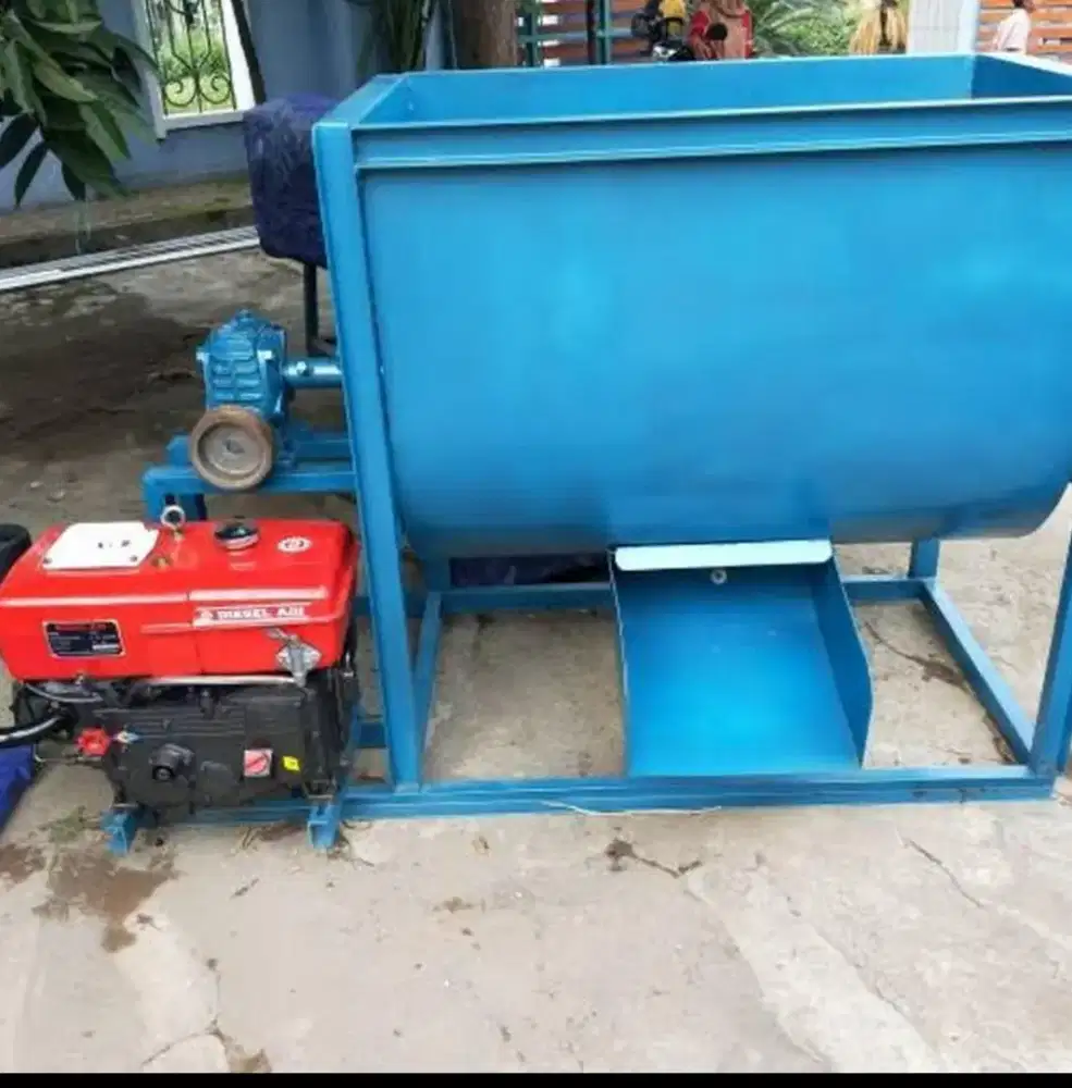 Mesin pengaduk/Mixer (Baru Belum Dipakai Hanya tes alat)
