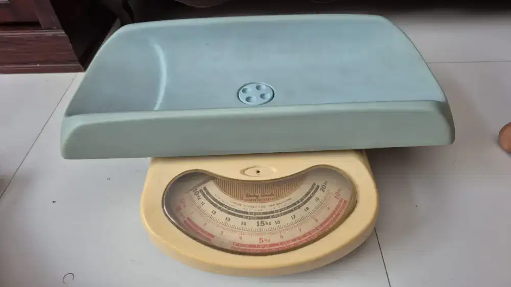 Timbangan berat badan bayi