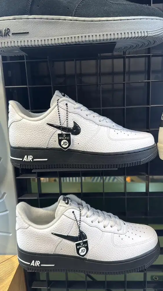 Sepatu Bike Air Force 1 Jewel White/Black size 43