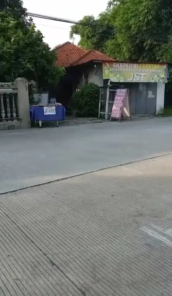 Rumah Strategis di jual hitung Tanah