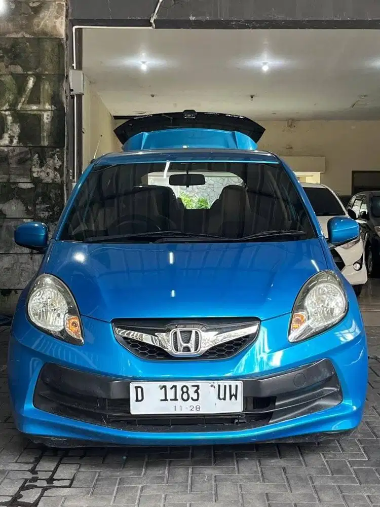 Honda Brio E AT CBU 2013 matic biru sports