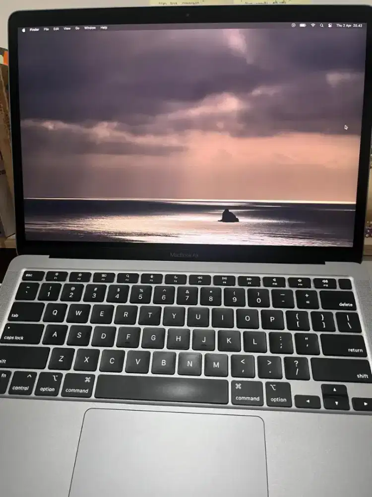 Macbook Air M1 8/256 no dent