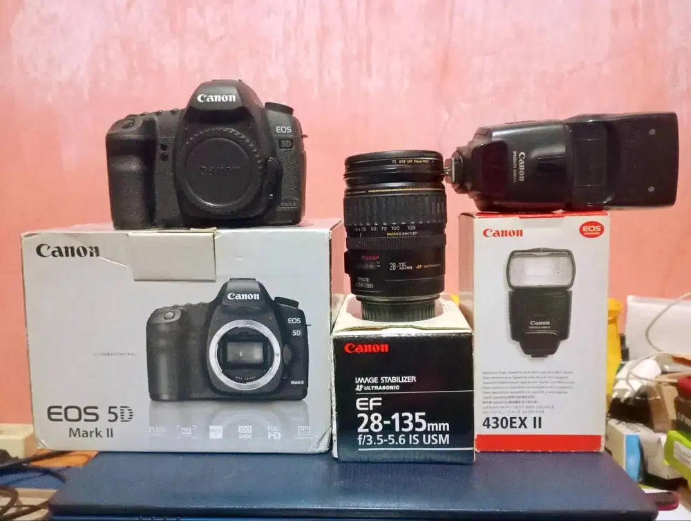 Canon 5D ii+Lensa 28-135m+Flash