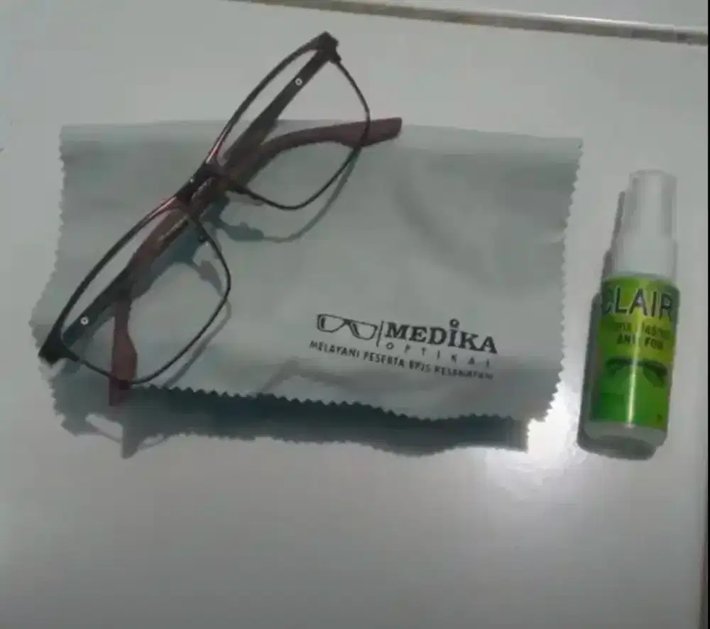 Dijual Cepat Kacamata Nike Ori - Nego Terbuka