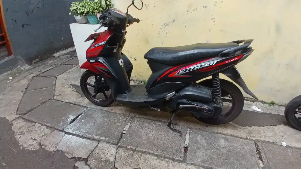 Yamaha Mio Soul GT tahun 2015 warna hitam merah