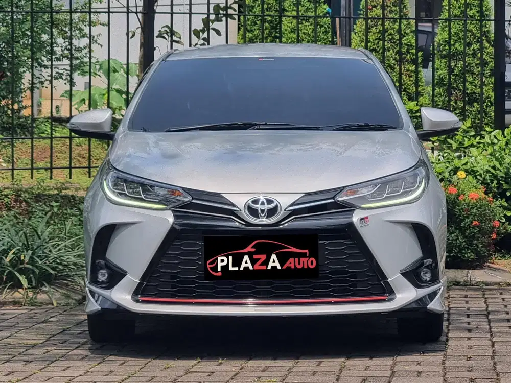 Toyota Yaris 2021 S TRD 1.5 Automatic mobil terawat km low 20 ribuan