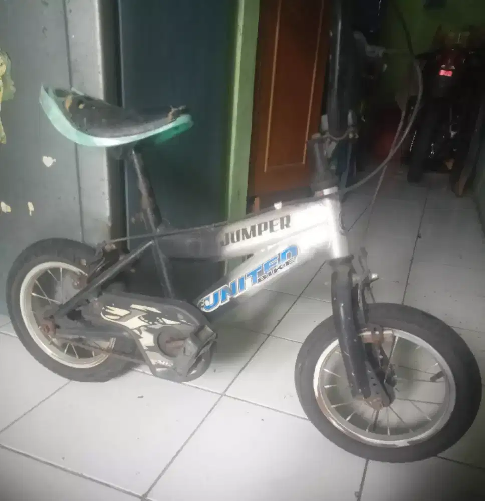 Sepeda anak united UK 12