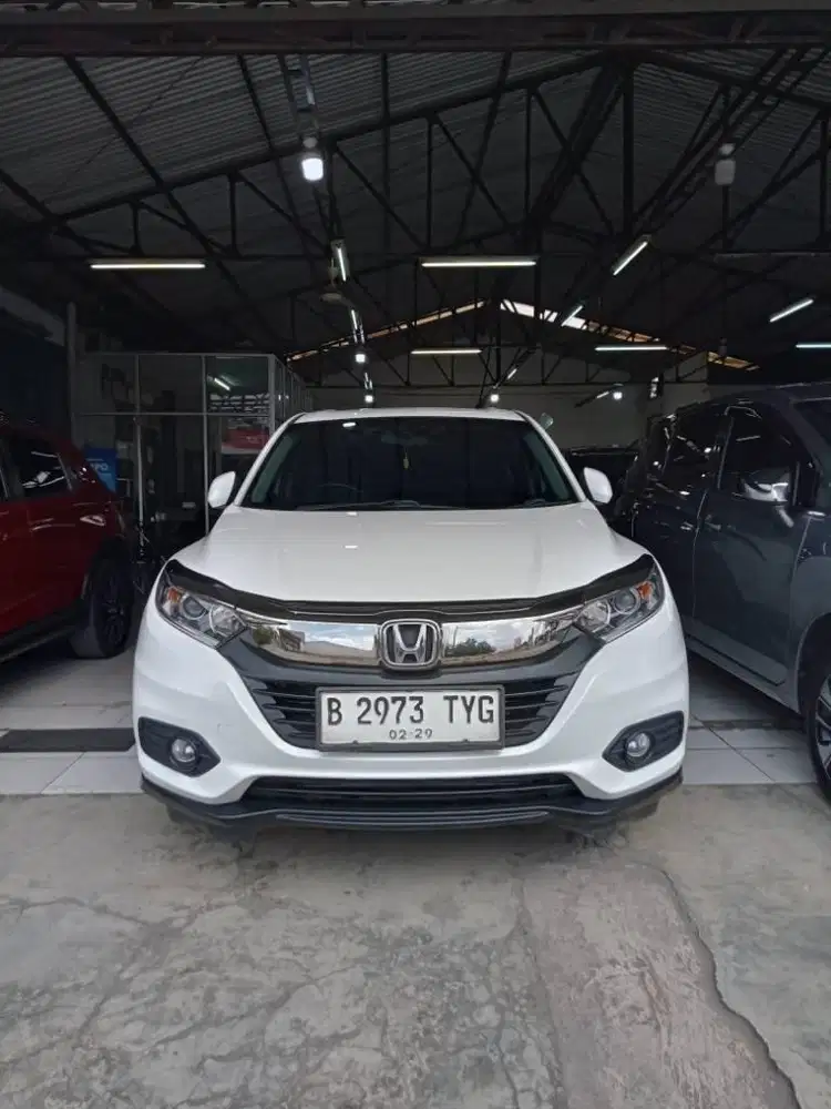 Honda HRV 1.5 E CVT tahun 2018 Putih HR-V Matic  AT DP minim 36 juta
