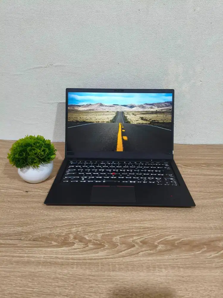 Laptop Lenovo Thinkpad X1 Carbon i5 RAM 8/256GB 14 IPS Key Backlight