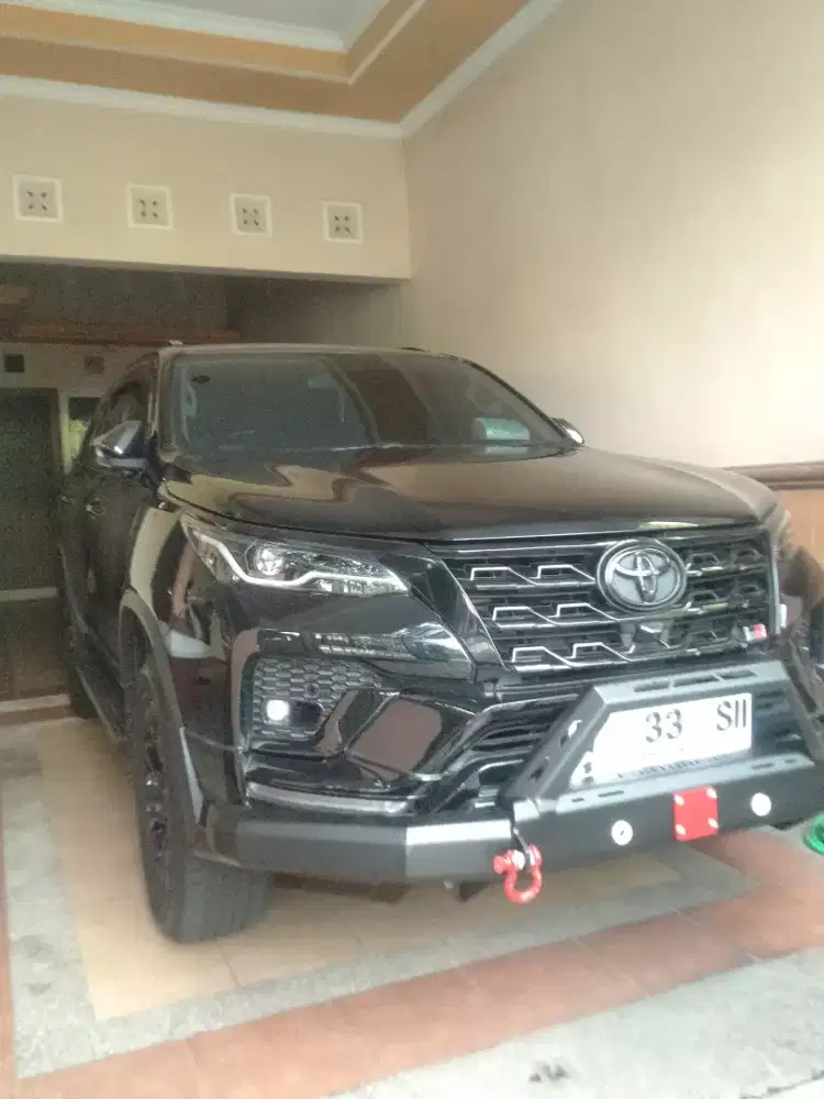 Fortuner plat langka