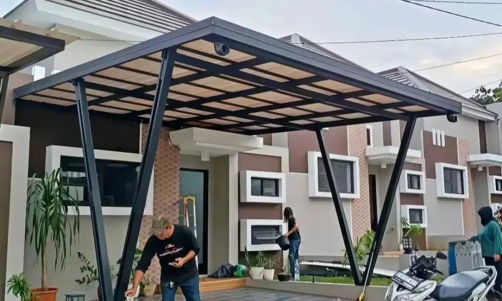 Kanopi baja ringan dan garasi