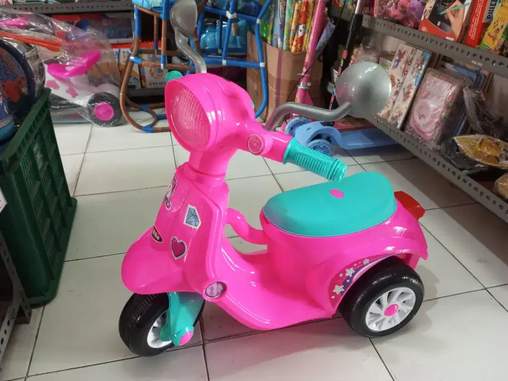 Mainan Anak Vespa Naik