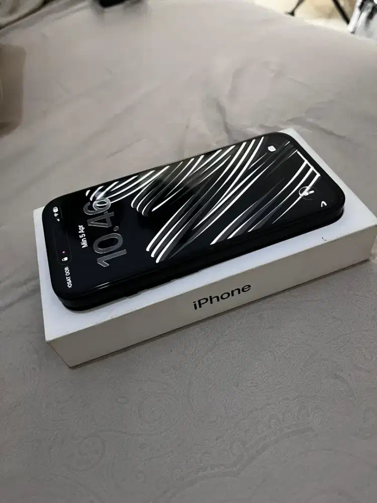 IPHONE 15 Basic Black