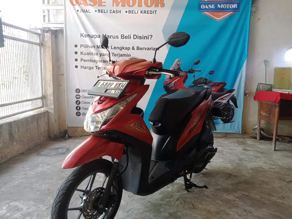 (B) Honda Beat FI Tahun 2015