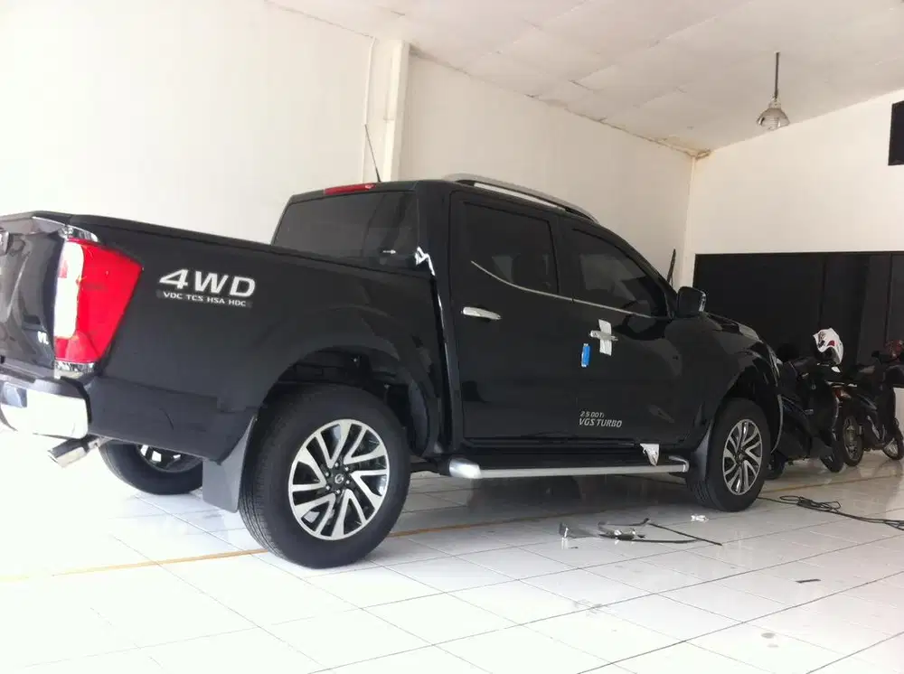 Navara np 300 VL matic 2018 low KM full original pabrik