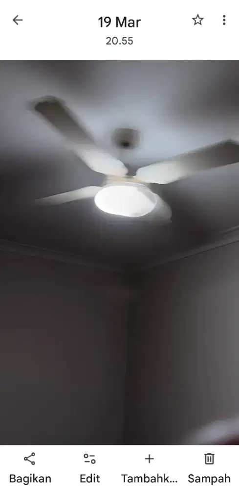 Jual kipas angin untuk di plafon,ada 2 buah, yg satu nya tanpa lampu