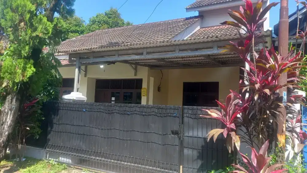 Sewa kontrak rumah mewah besar strategis depok siap huni