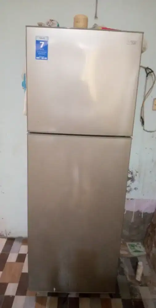 Kulkas 2 Pintu Aqua Japan