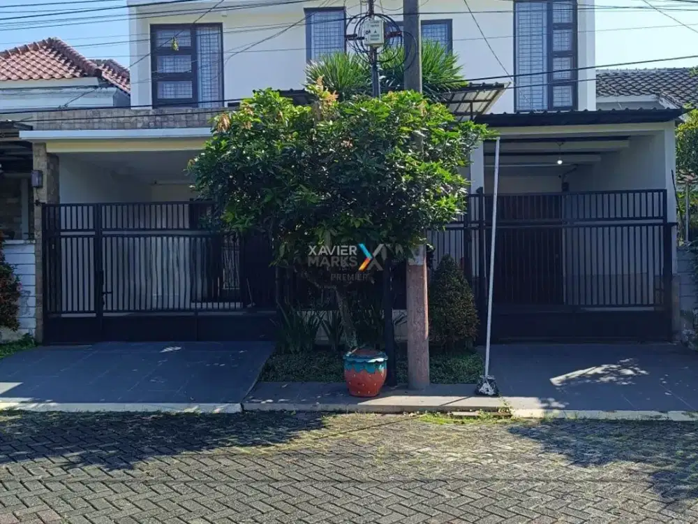 Dijual Rumah Modern 2Lt dan Semi Furnish Siap Huni Lingkungan Aman dan Kawasan Elit Dekat Pusat Perbelanjaan dan Pendidikan di Pondok Blimbing Indah