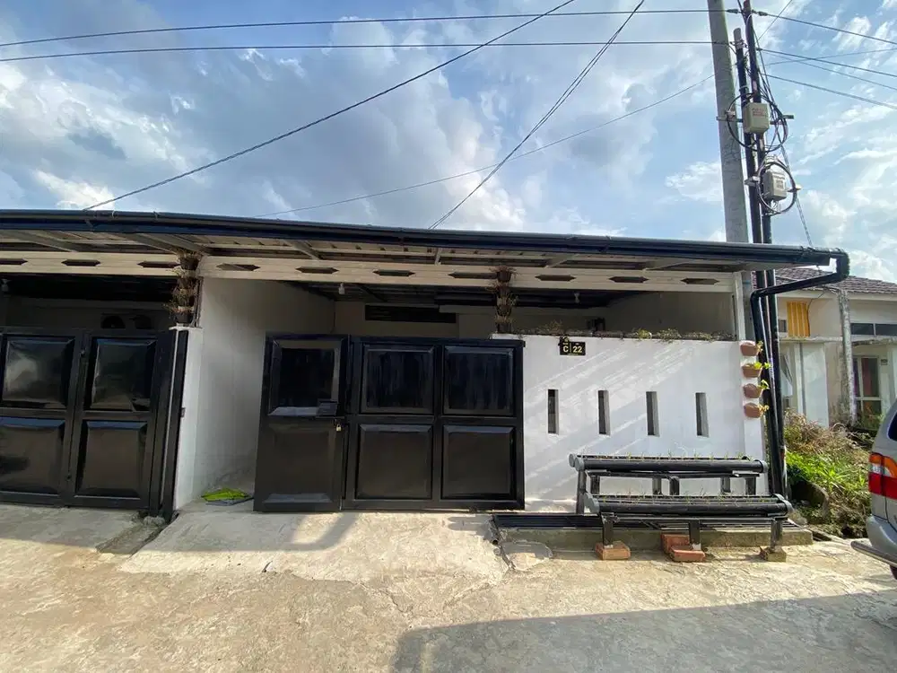 DIKONTRAKKAN / SEWA RUMAH BERSIH STRATEGIS TERMURAH LENGKAP FASILITAS