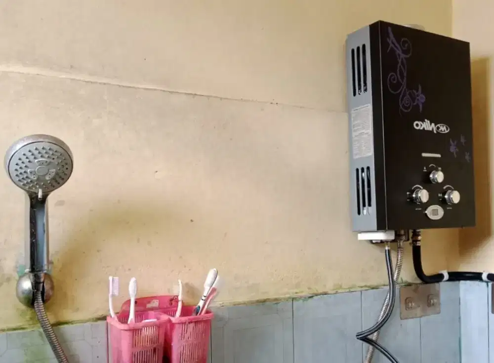 (Pemanas Air Kamar Mandi Merk Niko - Baru)