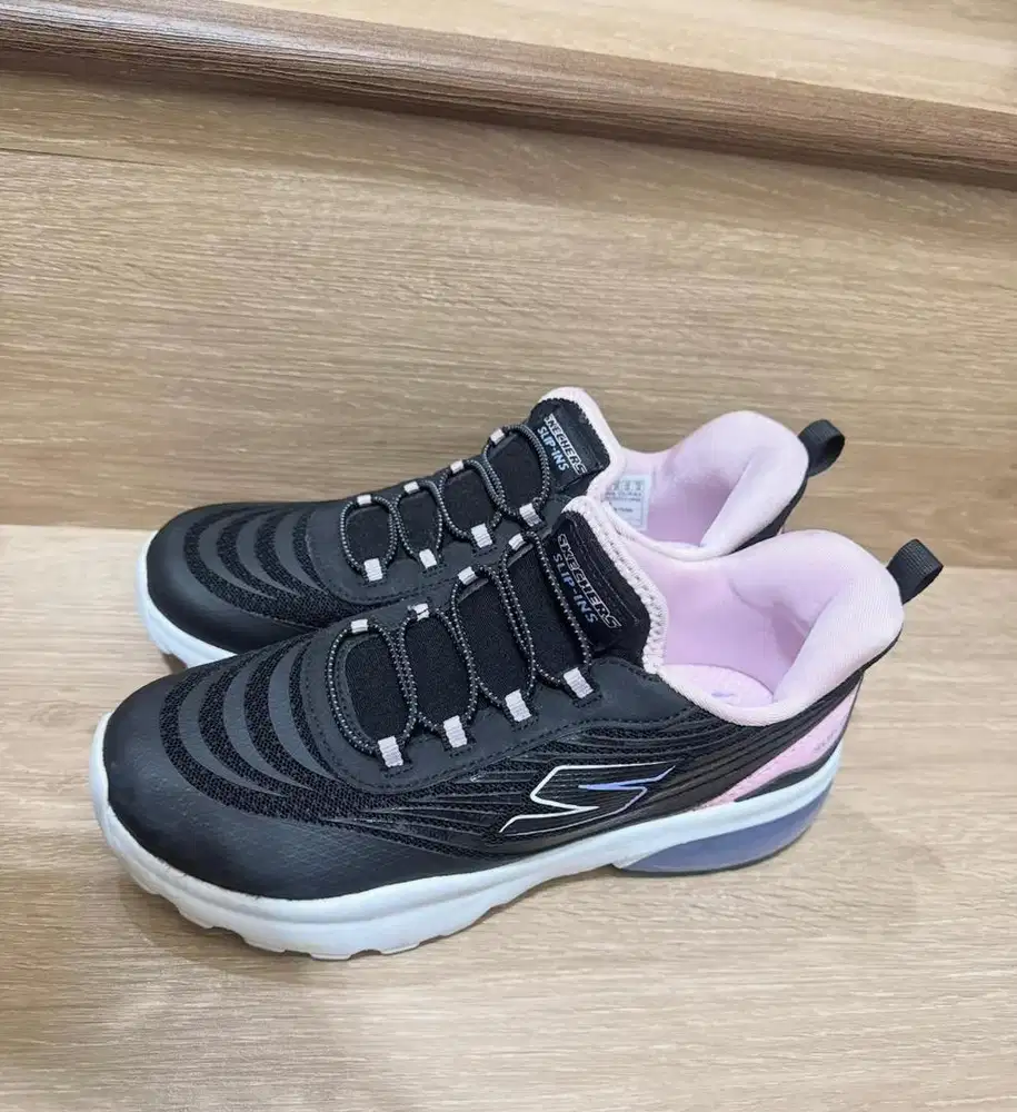 Dijual! Preloved sepatu anak good condition