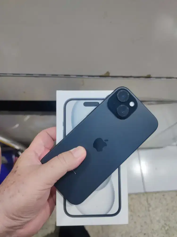 iPhone 15 128gb garansi resmi mulus