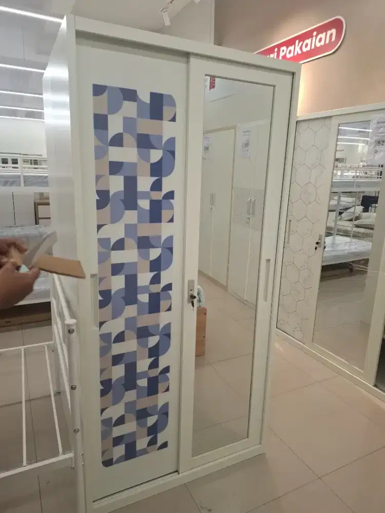 LEMARI BESI METAL PINTU GESER 2JT AN