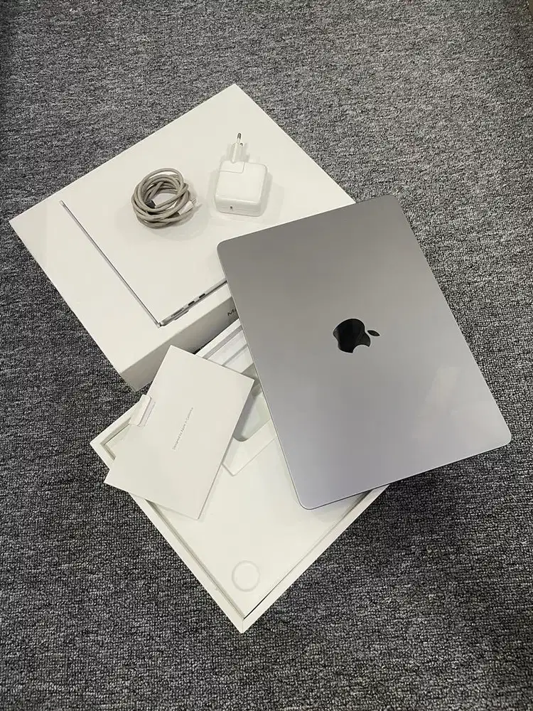 Macbook Air M2 8/256GB iBox pembelian 2025