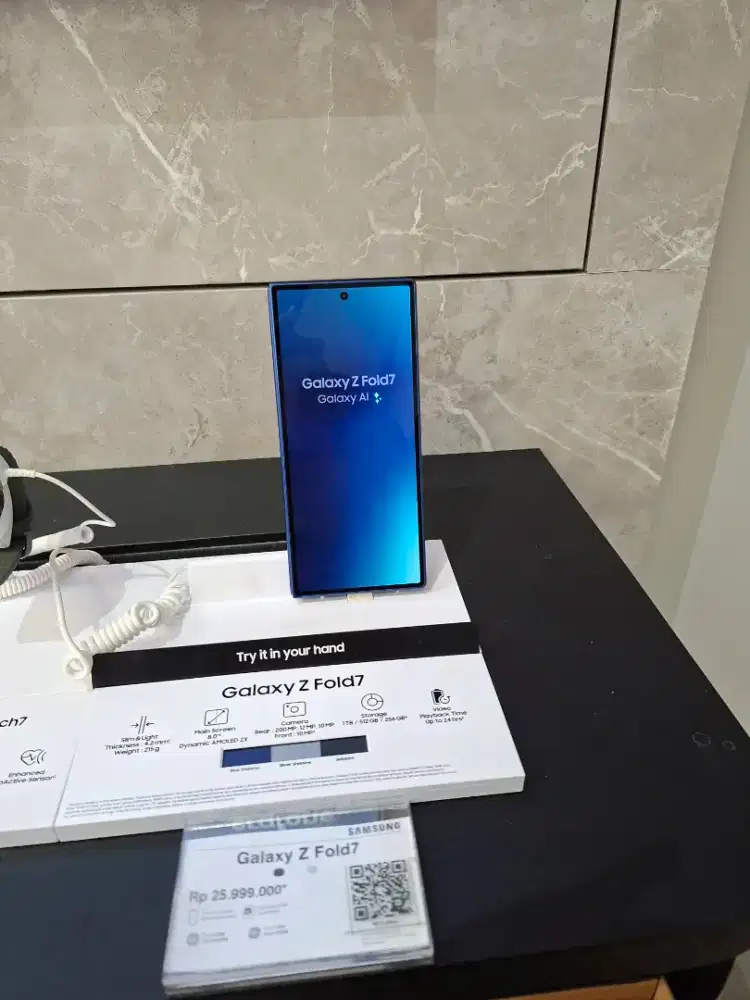 Samsung Z Fold7 // 8 256GB // Navy