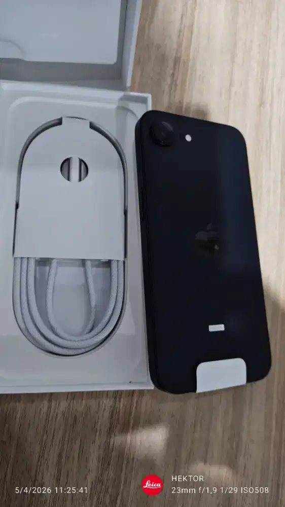 Iphone 16e tidak jadi pakai serasa baru 100%