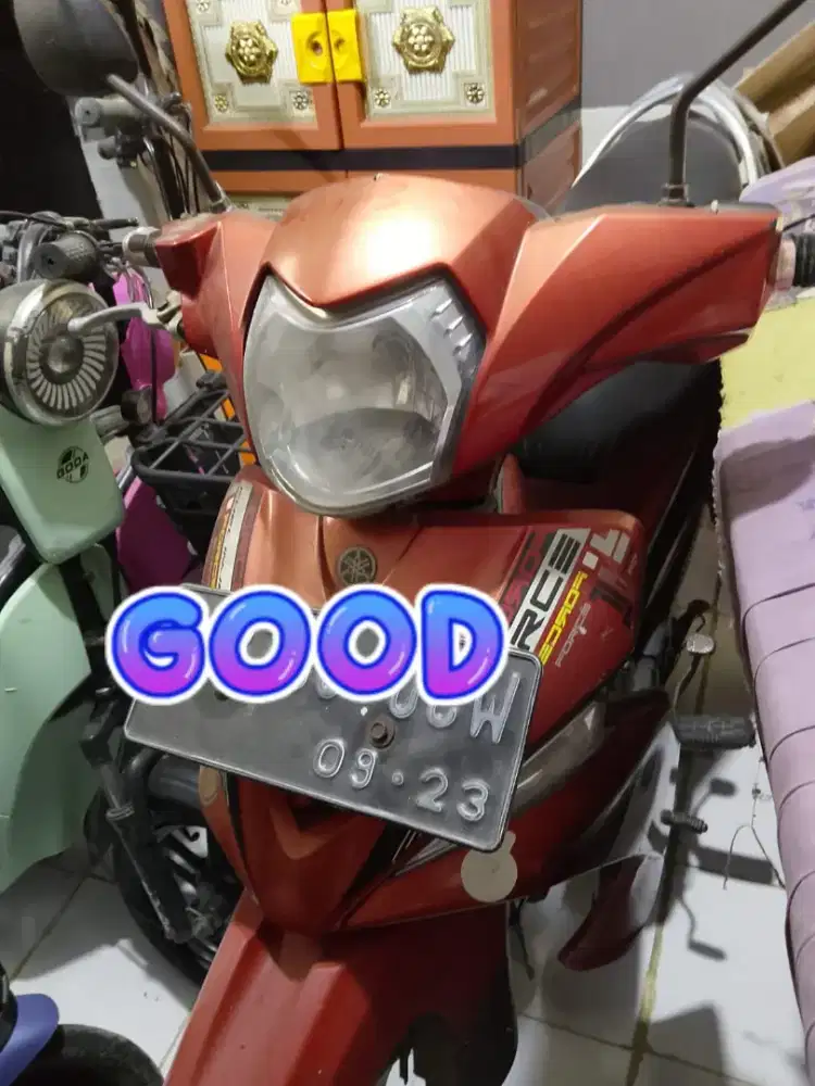 Yamaha Force FI/Vega Force tahun 2013 warna Merah.