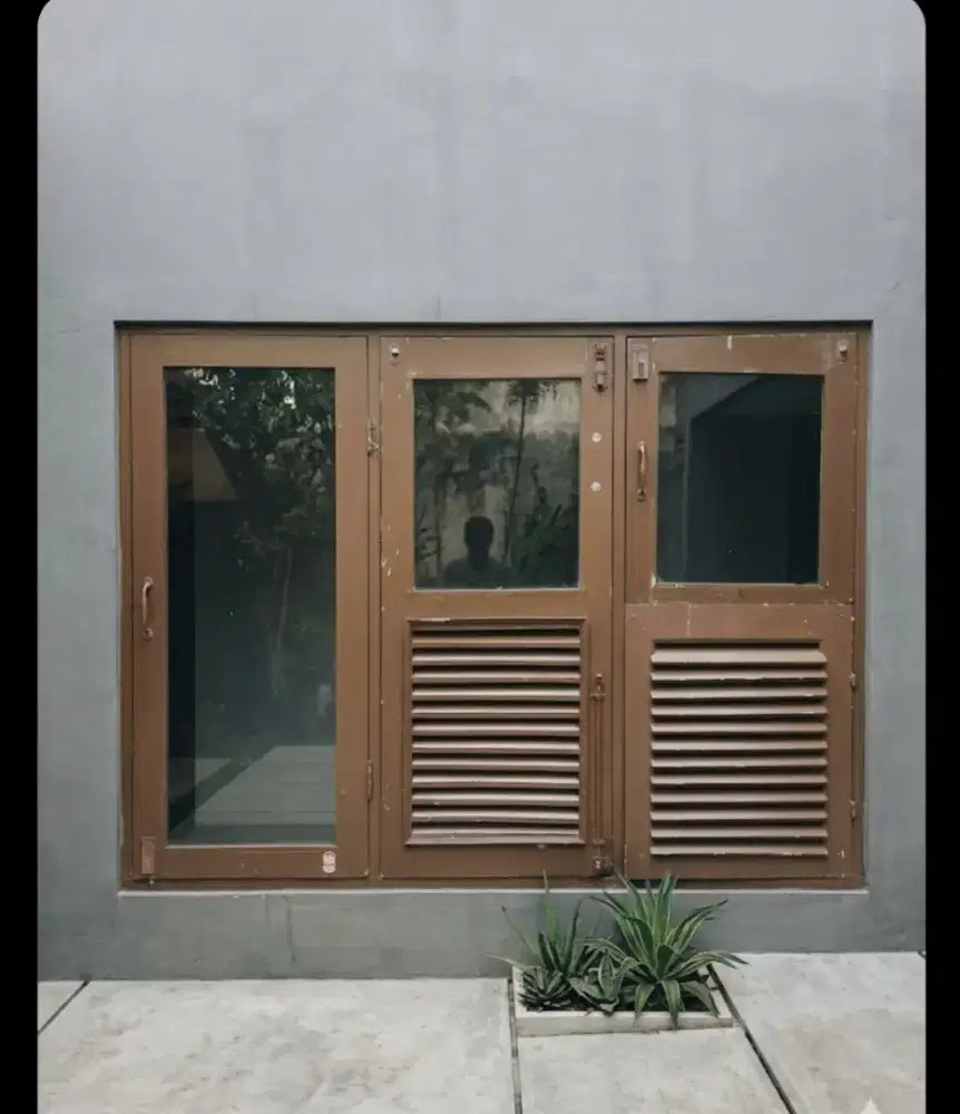 Jendela Klasik Lawas ex Villa