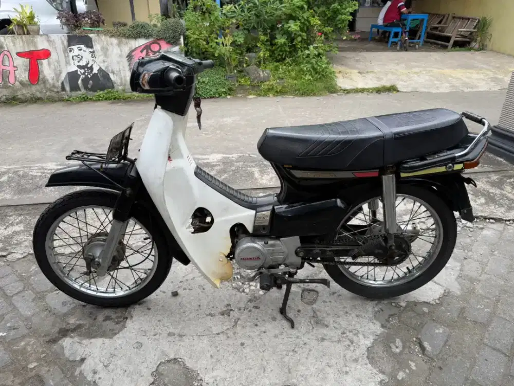 Astrea prima THN 1990 plat AE madiun