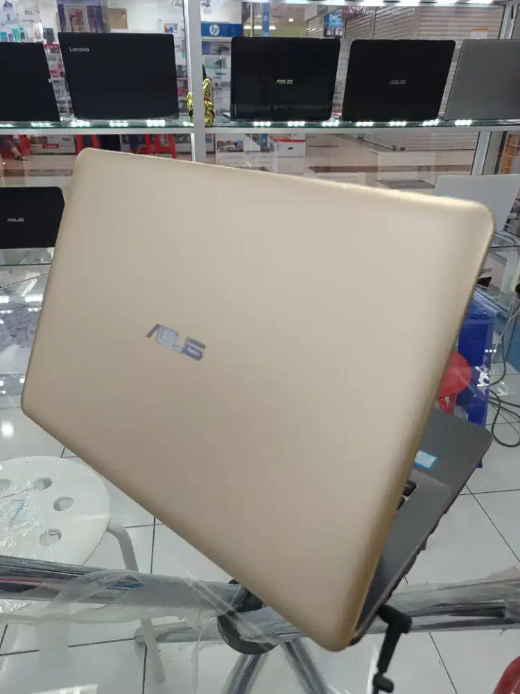 Laptop Asus VivoBook 14