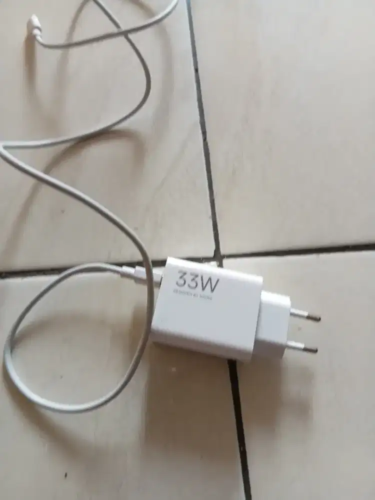 Dijual Charger Xiaomi Redmi 15C ori 100 %. 33 Wat. Mulus. Awet. Nego
