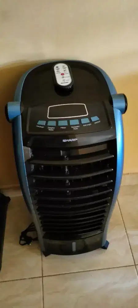 Sharp air cooler like new