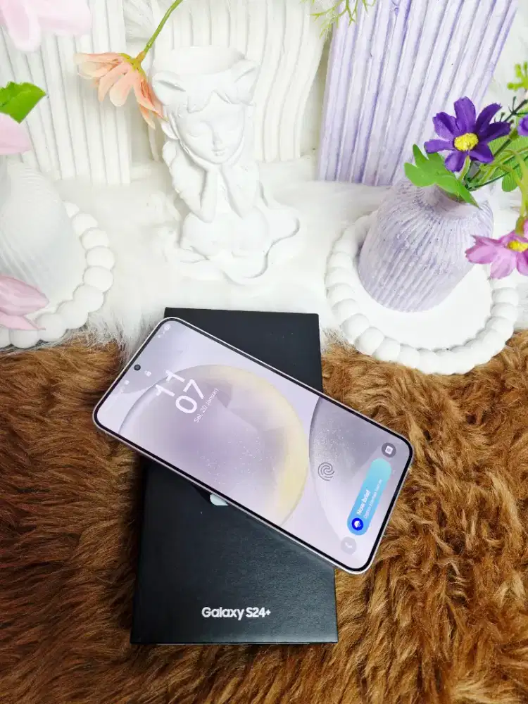 Hp samsung s24 plus versi ram12 512gb second lengkap mulus kk ya