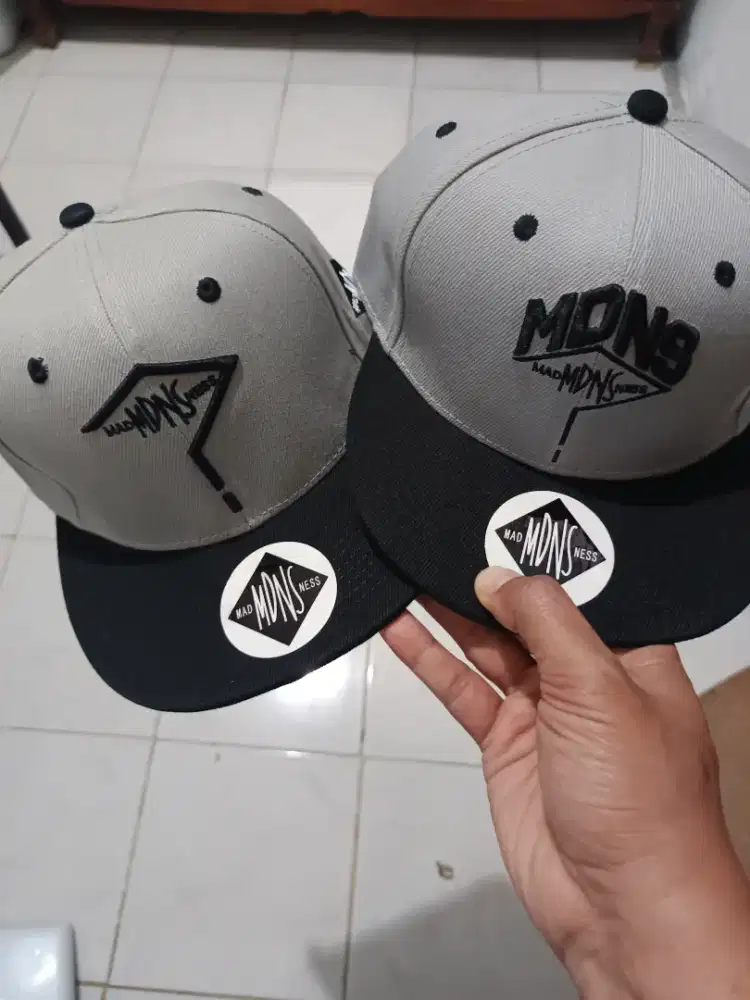Topi snapback Madness